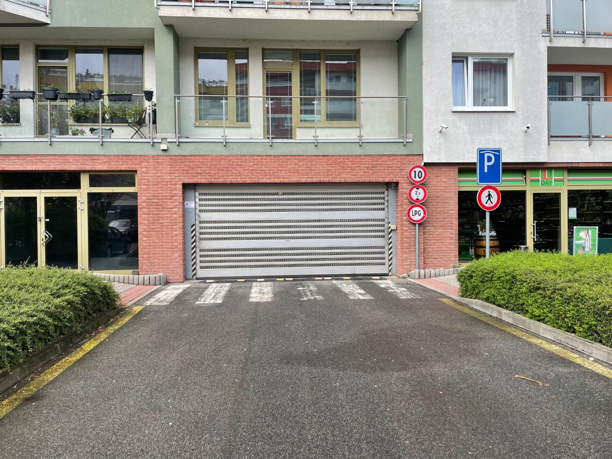 Cozy, Beautiful View, Parking, 1 Stop By Train To Old Town Bratislava Exteriér fotografie